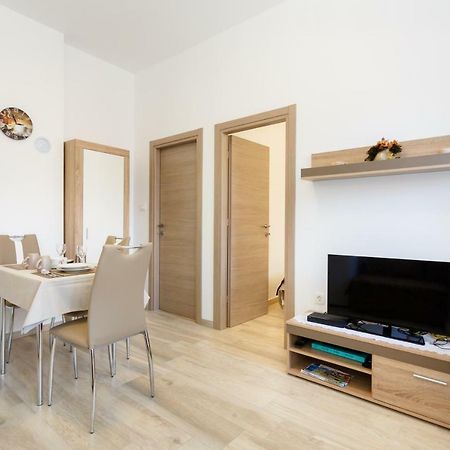 Apartment Rosemary 24 Krk Town Eksteriør bilde