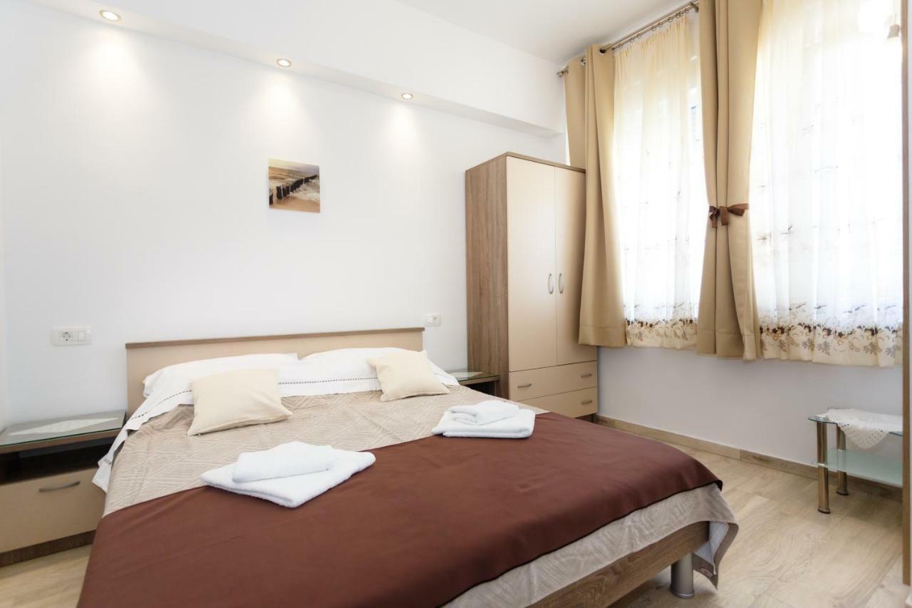 Apartment Rosemary 24 Krk Town Eksteriør bilde